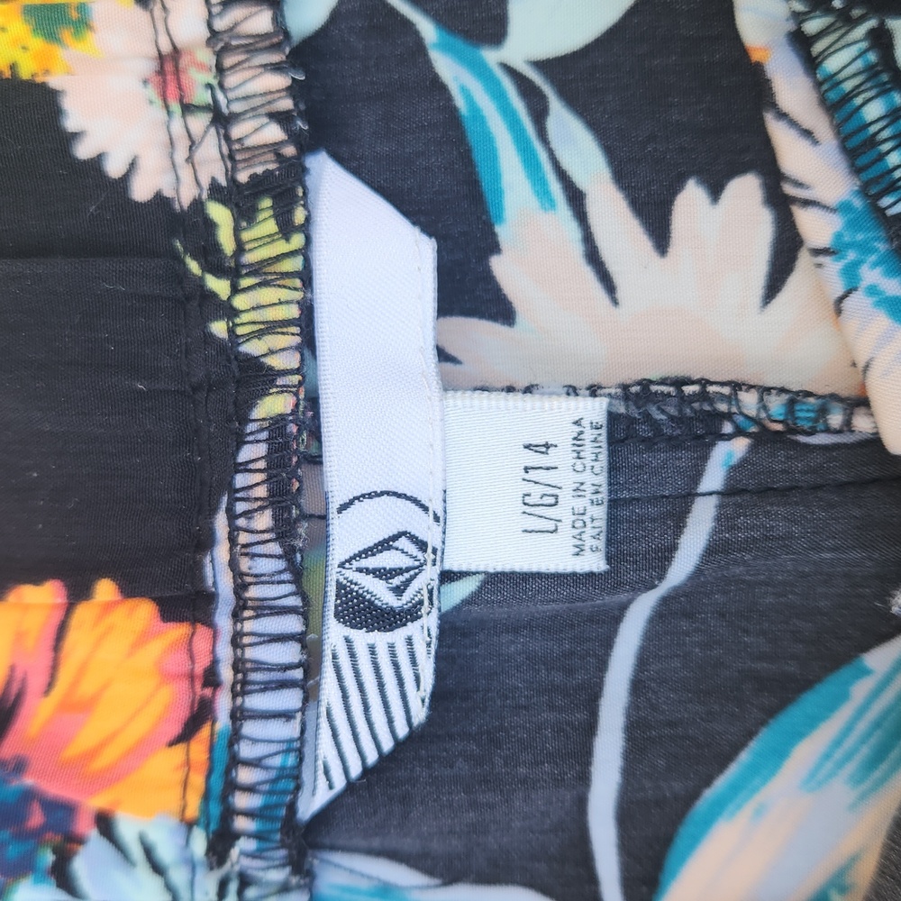 Volcom Shorts Large